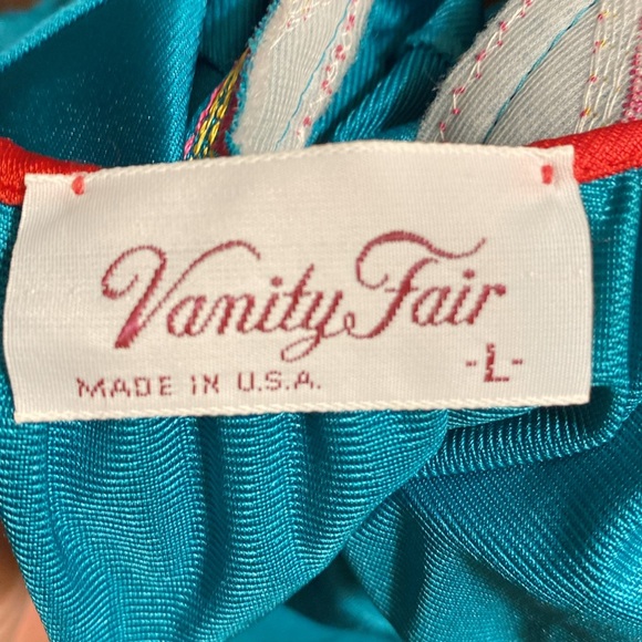 Vanity Fair long night gown - Picture 7 of 7